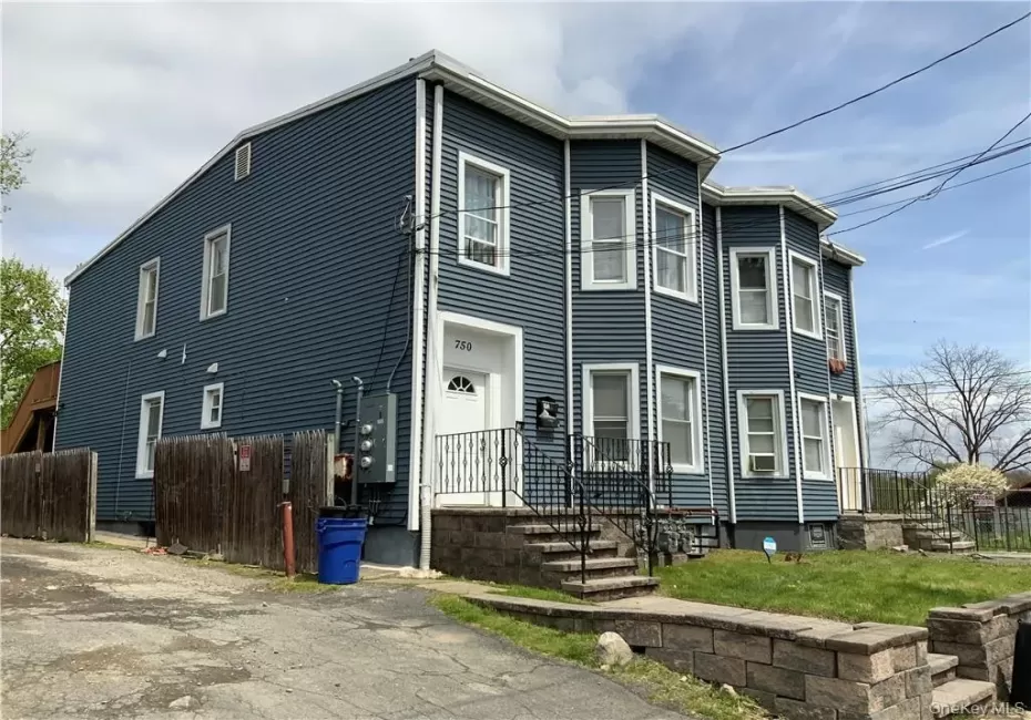 750 Broadway, Newburgh (city), NY, 2 Bedrooms Bedrooms, 3 Rooms Rooms,1 BathroomBathrooms,Residential Lease,For Rent,Broadway,0,1008547 750 Broadway, Newburgh (city), NY, 2 Bedrooms Bedrooms, 3 Rooms Rooms,1 BathroomBathrooms,Residential Lease,For Rent,Broadway,0,1008547