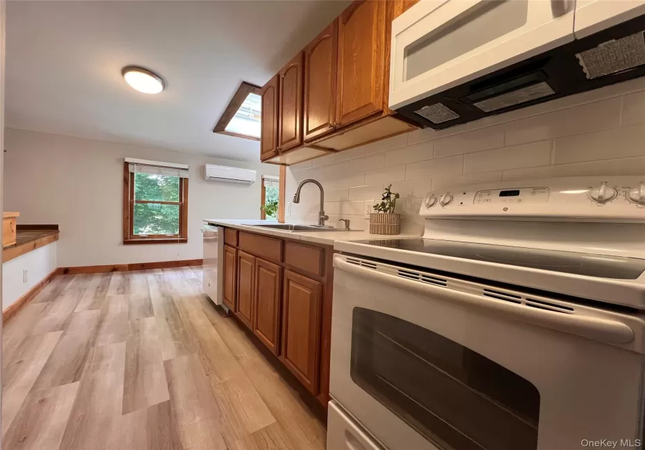 11 Church Street, Plattekill, NY, 1 Bedroom Bedrooms, 5 Rooms Rooms,1 BathroomBathrooms,Residential Lease,For Rent,Church,0,1007496 11 Church Street, Plattekill, NY, 1 Bedroom Bedrooms, 5 Rooms Rooms,1 BathroomBathrooms,Residential Lease,For Rent,Church,0,1007496