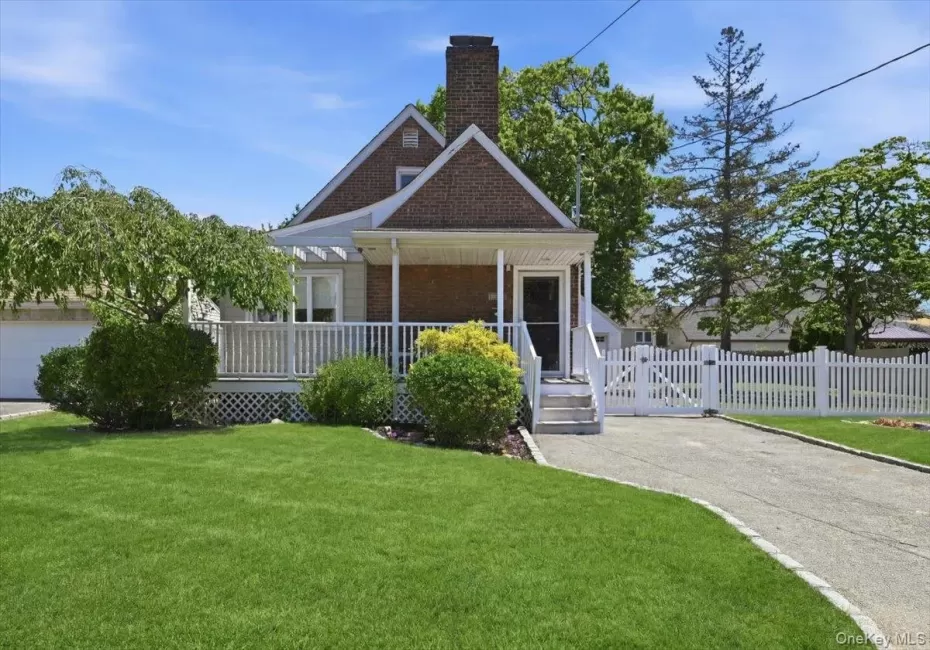 2395 Yorktown Street, Hempstead, NY, 3 Bedrooms Bedrooms, 7 Rooms Rooms,1 BathroomBathrooms,Residential,For Rent,Yorktown,0,KEY1009536 2395 Yorktown Street, Hempstead, NY, 3 Bedrooms Bedrooms, 7 Rooms Rooms,1 BathroomBathrooms,Residential,For Rent,Yorktown,0,KEY1009536