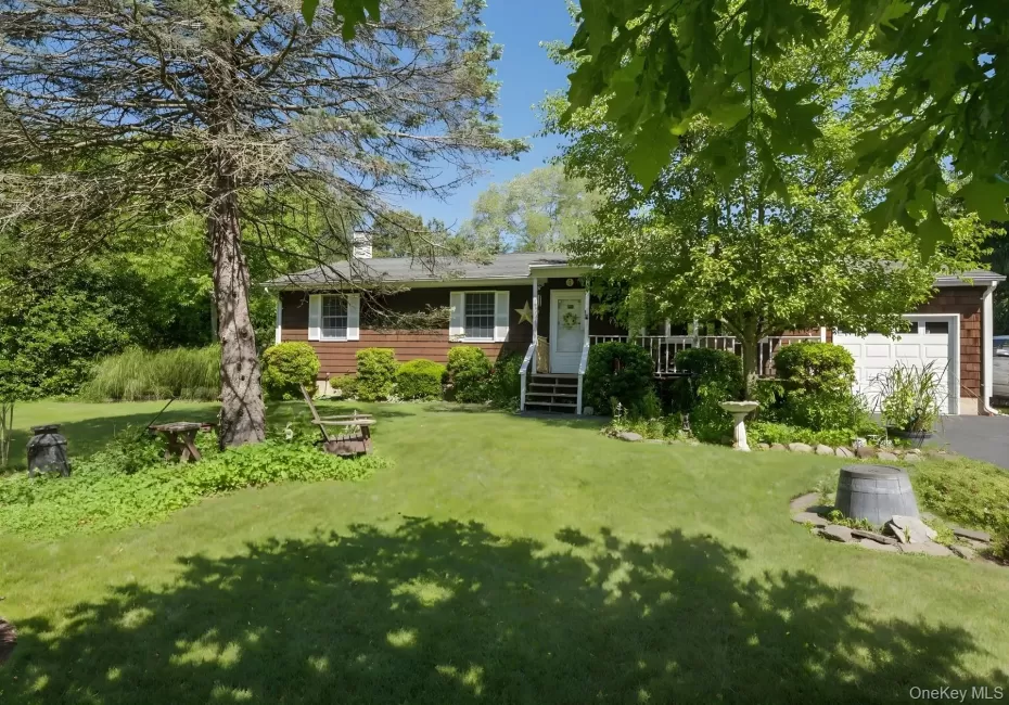 44 Aliperti Road, Riverhead, NY, 3 Bedrooms Bedrooms, 6 Rooms Rooms,2 BathroomsBathrooms,Residential,For Rent,Aliperti,0,1008189 44 Aliperti Road, Riverhead, NY, 3 Bedrooms Bedrooms, 6 Rooms Rooms,2 BathroomsBathrooms,Residential,For Rent,Aliperti,0,1008189