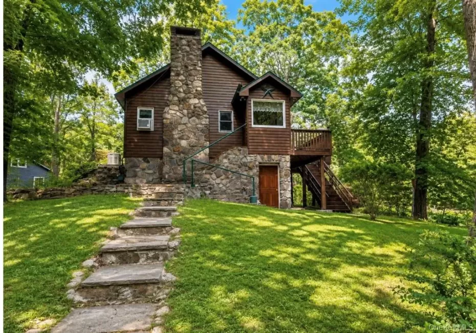 53 Wah Ta Wah Drive, Warwick (town), NY, 2 Bedrooms Bedrooms, 5 Rooms Rooms,1 BathroomBathrooms,Residential Lease,For Rent,Wah Ta Wah,0,1007695 53 Wah Ta Wah Drive, Warwick (town), NY, 2 Bedrooms Bedrooms, 5 Rooms Rooms,1 BathroomBathrooms,Residential Lease,For Rent,Wah Ta Wah,0,1007695