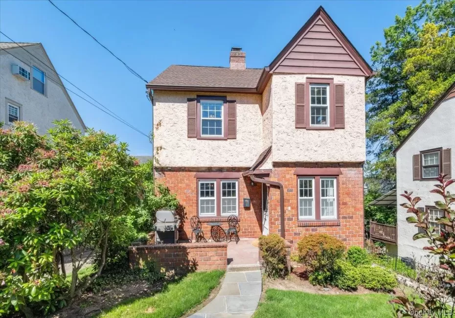 Welcome home to 8 Interlaken Ave, New Rochelle Welcome home to 8 Interlaken Ave, New Rochelle