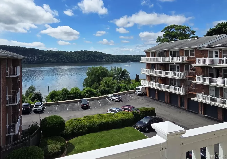 Wonderful Hudson River views from your balcony Wonderful Hudson River views from your balcony