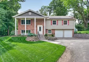 176 Gretna Woods Road, Pleasant Valley, NY, 4 Bedrooms Bedrooms, 11 Rooms Rooms,3 BathroomsBathrooms,Residential,For Rent,Gretna Woods,0,1004609 176 Gretna Woods Road, Pleasant Valley, NY, 4 Bedrooms Bedrooms, 11 Rooms Rooms,3 BathroomsBathrooms,Residential,For Rent,Gretna Woods,0,1004609