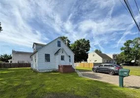 1599 3rd Street, West Babylon, NY, 3 Bedrooms Bedrooms, 6 Rooms Rooms,1 BathroomBathrooms,Residential Lease,For Rent,3rd,0,1010023 1599 3rd Street, West Babylon, NY, 3 Bedrooms Bedrooms, 6 Rooms Rooms,1 BathroomBathrooms,Residential Lease,For Rent,3rd,0,1010023