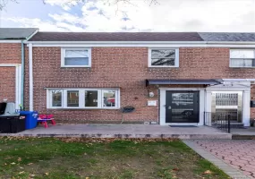 144-14 68th Avenue, New York, NY, 3 Bedrooms Bedrooms, 6 Rooms Rooms,2 BathroomsBathrooms,Residential,For Rent,68th,0,936587 144-14 68th Avenue, New York, NY, 3 Bedrooms Bedrooms, 6 Rooms Rooms,2 BathroomsBathrooms,Residential,For Rent,68th,0,936587