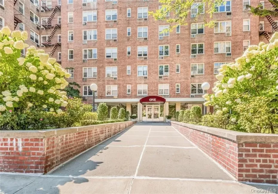 4 Sadore Lane, Yonkers, NY, 1 Bedroom Bedrooms, 3 Rooms Rooms,1 BathroomBathrooms,Residential Lease,For Rent,Sadore,0,986069 4 Sadore Lane, Yonkers, NY, 1 Bedroom Bedrooms, 3 Rooms Rooms,1 BathroomBathrooms,Residential Lease,For Rent,Sadore,0,986069