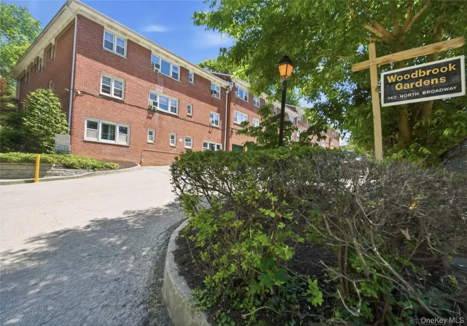 140 Broadway, Greenburgh, NY, 2 Bedrooms Bedrooms, 5 Rooms Rooms,1 BathroomBathrooms,Residential,For Rent,Broadway,0,KEY1008701 140 Broadway, Greenburgh, NY, 2 Bedrooms Bedrooms, 5 Rooms Rooms,1 BathroomBathrooms,Residential,For Rent,Broadway,0,KEY1008701