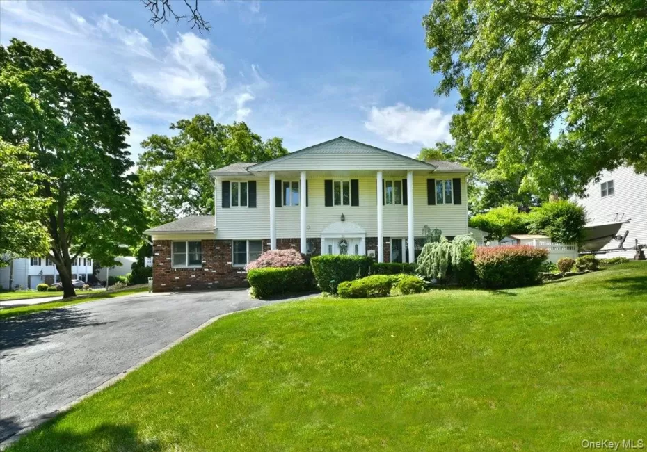 22 Chatham Road, Huntington, NY, 5 Bedrooms Bedrooms, 12 Rooms Rooms,4 BathroomsBathrooms,Residential,For Rent,Chatham,0,1010112 22 Chatham Road, Huntington, NY, 5 Bedrooms Bedrooms, 12 Rooms Rooms,4 BathroomsBathrooms,Residential,For Rent,Chatham,0,1010112