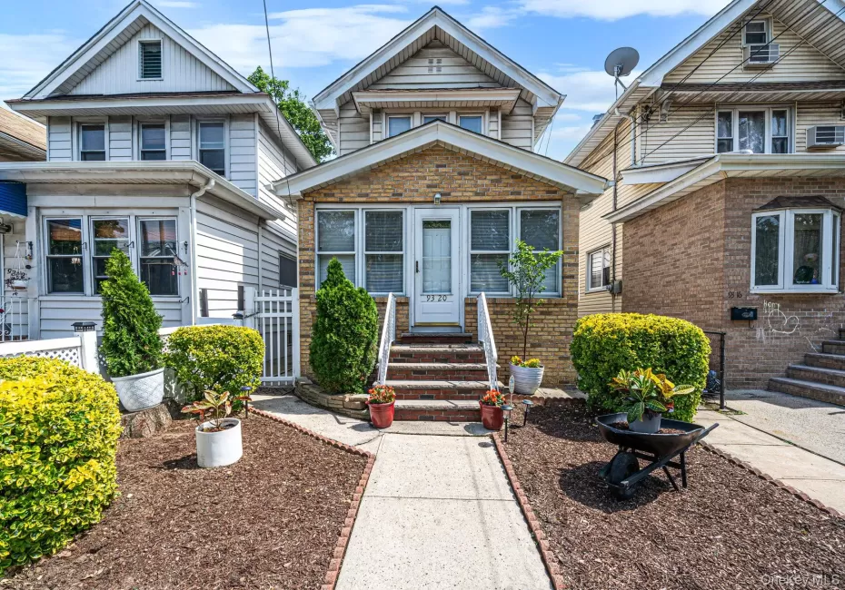 9320 92nd Avenue, New York, NY, 3 Bedrooms Bedrooms, 5 Rooms Rooms,1 BathroomBathrooms,Residential,For Rent,92nd,0,1010078 9320 92nd Avenue, New York, NY, 3 Bedrooms Bedrooms, 5 Rooms Rooms,1 BathroomBathrooms,Residential,For Rent,92nd,0,1010078