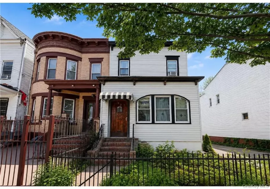 93 Linwood Street, New York, NY, 3 Bedrooms Bedrooms, 7 Rooms Rooms,1 BathroomBathrooms,Residential,For Rent,Linwood,0,1010044 93 Linwood Street, New York, NY, 3 Bedrooms Bedrooms, 7 Rooms Rooms,1 BathroomBathrooms,Residential,For Rent,Linwood,0,1010044