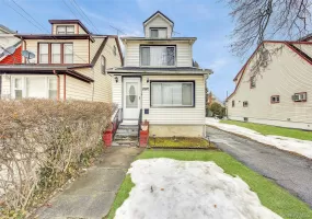 8931 220th Street, New York, NY, 3 Bedrooms Bedrooms, 8 Rooms Rooms,2 BathroomsBathrooms,Residential,For Rent,220th,0,KEY966754 8931 220th Street, New York, NY, 3 Bedrooms Bedrooms, 8 Rooms Rooms,2 BathroomsBathrooms,Residential,For Rent,220th,0,KEY966754