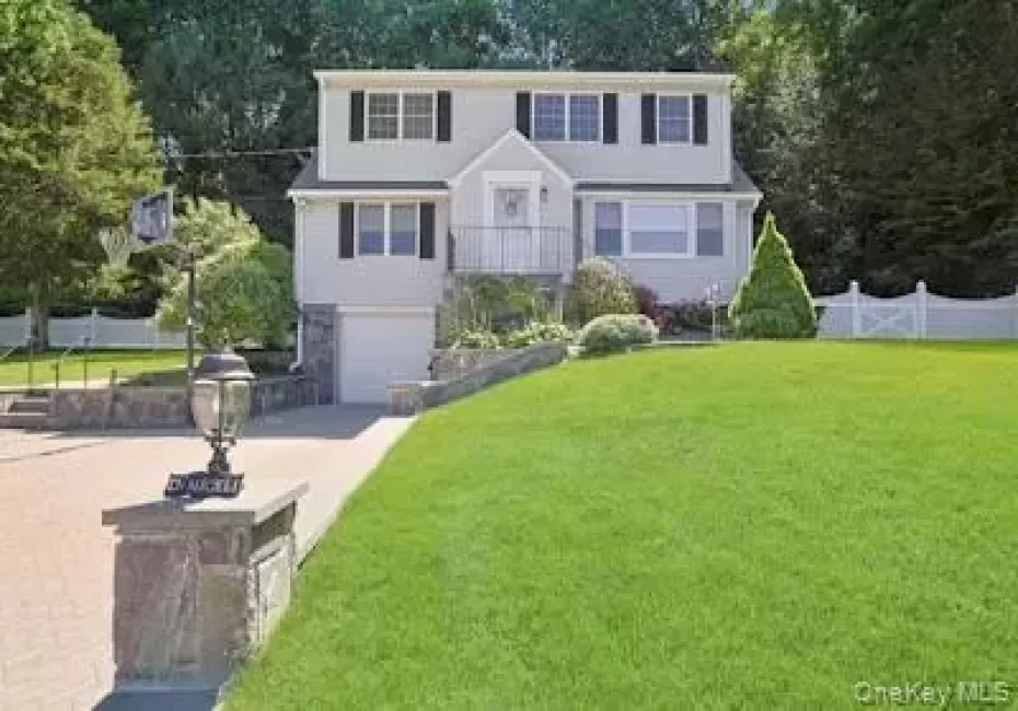 Welcome to 328 Linda Avenue! Welcome to 328 Linda Avenue!