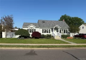 104 Phyllis Drive, Babylon, NY, 3 Bedrooms Bedrooms, 7 Rooms Rooms,2 BathroomsBathrooms,Residential,For Rent,Phyllis,0,1001659 104 Phyllis Drive, Babylon, NY, 3 Bedrooms Bedrooms, 7 Rooms Rooms,2 BathroomsBathrooms,Residential,For Rent,Phyllis,0,1001659