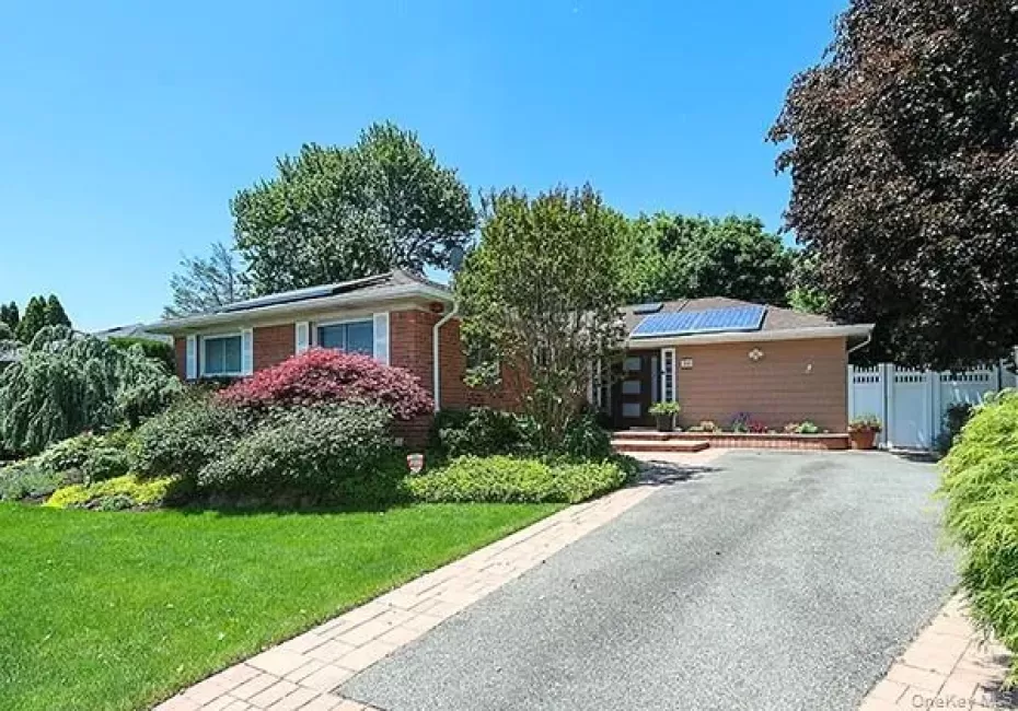 32 Randy Lane, Oyster Bay, NY, 3 Bedrooms Bedrooms, 7 Rooms Rooms,3 BathroomsBathrooms,Residential,For Rent,Randy,0,1009170 32 Randy Lane, Oyster Bay, NY, 3 Bedrooms Bedrooms, 7 Rooms Rooms,3 BathroomsBathrooms,Residential,For Rent,Randy,0,1009170