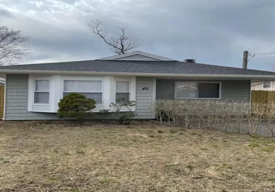 42 Vernon Avenue, Brookhaven, NY, 3 Bedrooms Bedrooms, 5 Rooms Rooms,1 BathroomBathrooms,Residential,For Rent,Vernon,0,1010119 42 Vernon Avenue, Brookhaven, NY, 3 Bedrooms Bedrooms, 5 Rooms Rooms,1 BathroomBathrooms,Residential,For Rent,Vernon,0,1010119