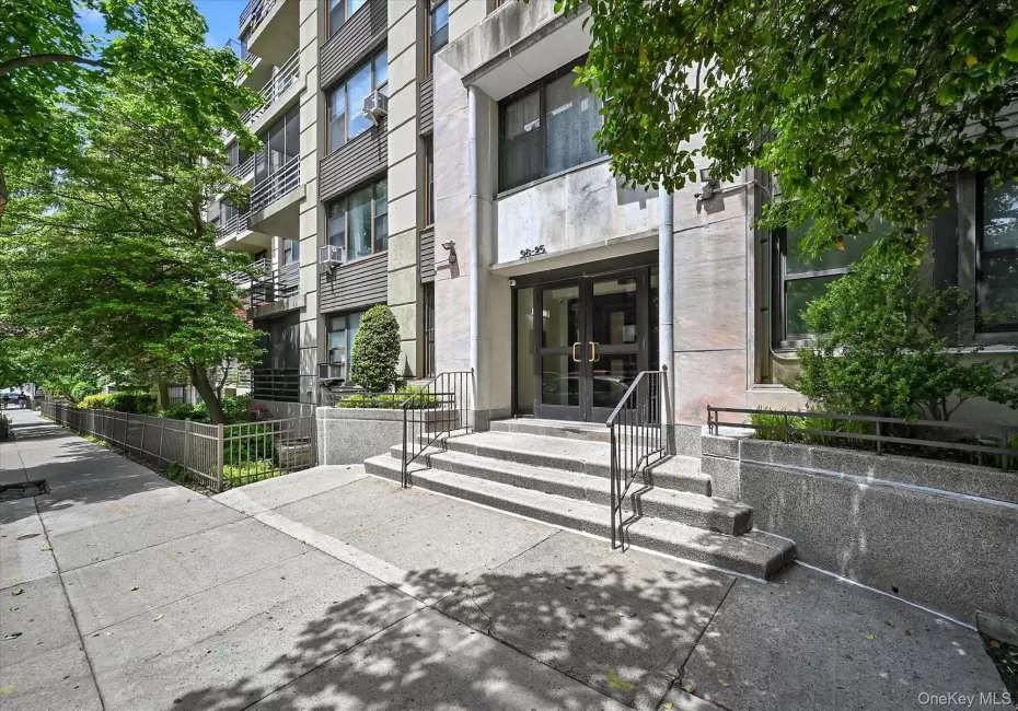 98-25 64th Road, New York, NY, 2 Rooms Rooms,1 BathroomBathrooms,Residential,For Rent,64th,0,1000783 98-25 64th Road, New York, NY, 2 Rooms Rooms,1 BathroomBathrooms,Residential,For Rent,64th,0,1000783