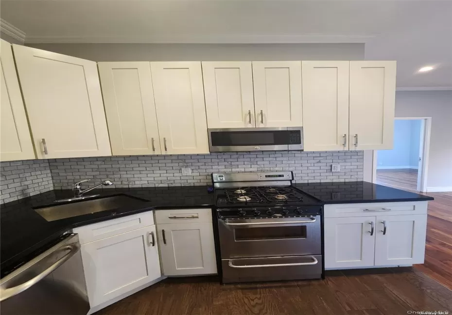 133 Lincoln Avenue, North Hempstead, NY, 2 Bedrooms Bedrooms, 4 Rooms Rooms,1 BathroomBathrooms,Residential Lease,For Rent,Lincoln Avenue,0,1010304 133 Lincoln Avenue, North Hempstead, NY, 2 Bedrooms Bedrooms, 4 Rooms Rooms,1 BathroomBathrooms,Residential Lease,For Rent,Lincoln Avenue,0,1010304