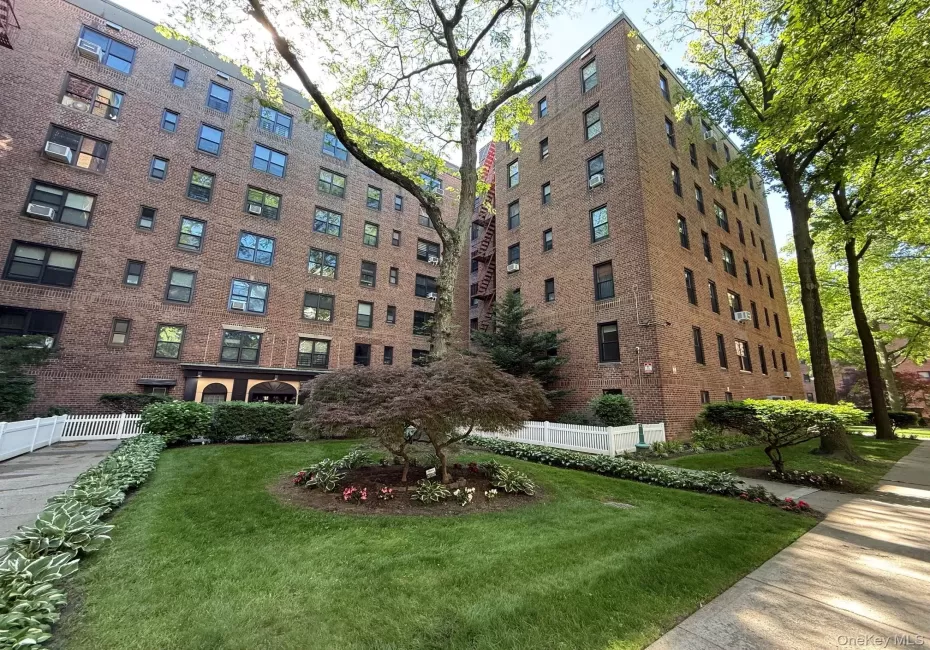83-20 98 Street, New York, NY, 2 Bedrooms Bedrooms, 4 Rooms Rooms,1 BathroomBathrooms,Residential,For Rent,98,0,1010257 83-20 98 Street, New York, NY, 2 Bedrooms Bedrooms, 4 Rooms Rooms,1 BathroomBathrooms,Residential,For Rent,98,0,1010257
