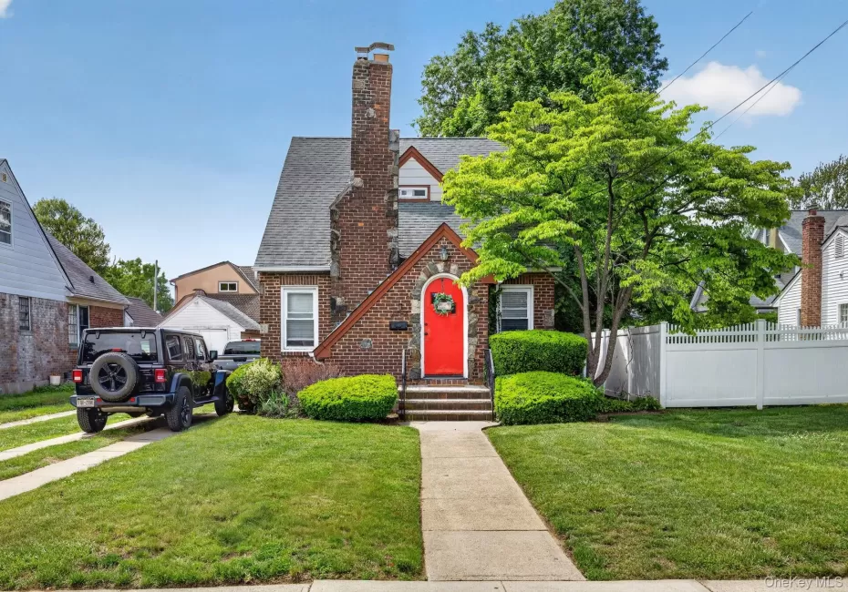 2456 Rockville Centre Parkway, Hempstead, NY, 3 Bedrooms Bedrooms, 7 Rooms Rooms,2 BathroomsBathrooms,Residential,For Rent,Rockville Centre,0,1009511 2456 Rockville Centre Parkway, Hempstead, NY, 3 Bedrooms Bedrooms, 7 Rooms Rooms,2 BathroomsBathrooms,Residential,For Rent,Rockville Centre,0,1009511