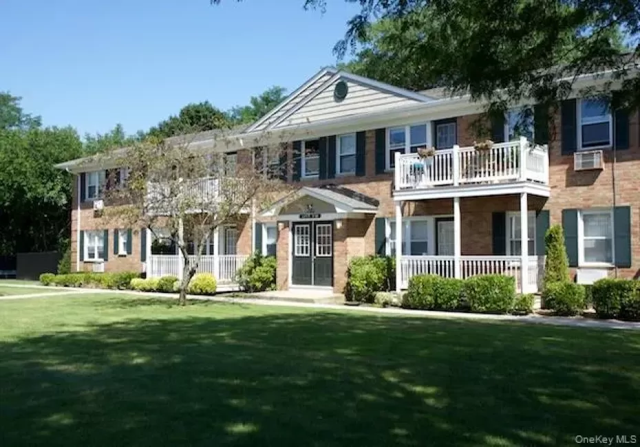 1355 Roanoke Avenue, Riverhead, NY, 1 Bedroom Bedrooms, 3 Rooms Rooms,1 BathroomBathrooms,Residential Lease,For Rent,Roanoke,0,1010622 1355 Roanoke Avenue, Riverhead, NY, 1 Bedroom Bedrooms, 3 Rooms Rooms,1 BathroomBathrooms,Residential Lease,For Rent,Roanoke,0,1010622