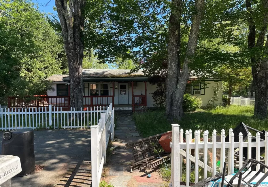 11 Richards Avenue, Fallsburg, NY, 3 Bedrooms Bedrooms, 5 Rooms Rooms,2 BathroomsBathrooms,Residential Lease,For Rent,Richards,0,1010614 11 Richards Avenue, Fallsburg, NY, 3 Bedrooms Bedrooms, 5 Rooms Rooms,2 BathroomsBathrooms,Residential Lease,For Rent,Richards,0,1010614