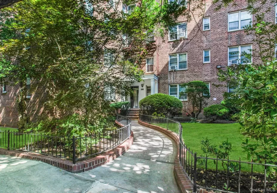 34-49 81st Street, New York, NY, 1 Bedroom Bedrooms, 4 Rooms Rooms,1 BathroomBathrooms,Residential,For Rent,81st,0,973141 34-49 81st Street, New York, NY, 1 Bedroom Bedrooms, 4 Rooms Rooms,1 BathroomBathrooms,Residential,For Rent,81st,0,973141
