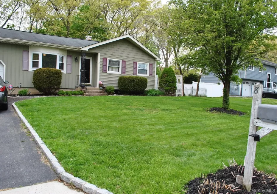 8 Shenandoah Boulevard, Brookhaven, NY, 3 Bedrooms Bedrooms, 5 Rooms Rooms,1 BathroomBathrooms,Residential,For Rent,Shenandoah,0,992353 8 Shenandoah Boulevard, Brookhaven, NY, 3 Bedrooms Bedrooms, 5 Rooms Rooms,1 BathroomBathrooms,Residential,For Rent,Shenandoah,0,992353