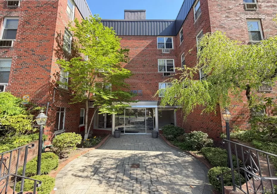 185 Middle Neck Road, North Hempstead, NY, 1 Bedroom Bedrooms, 5 Rooms Rooms,1 BathroomBathrooms,Residential,For Rent,Middle Neck,0,987181 185 Middle Neck Road, North Hempstead, NY, 1 Bedroom Bedrooms, 5 Rooms Rooms,1 BathroomBathrooms,Residential,For Rent,Middle Neck,0,987181