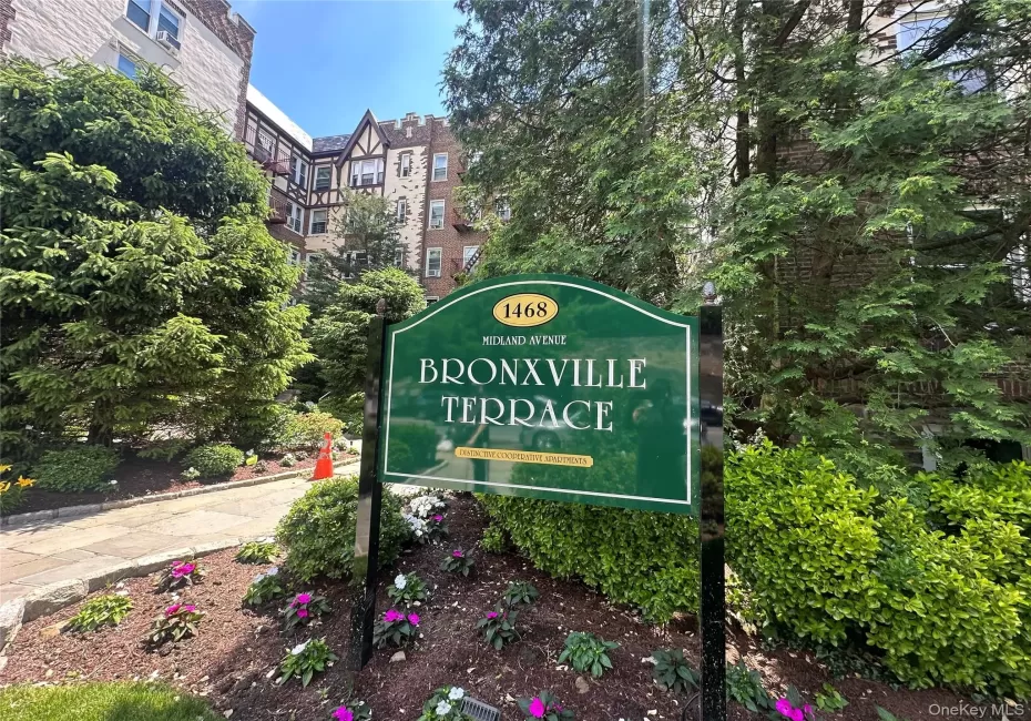 1468 Midland Avenue, Yonkers, NY, 2 Bedrooms Bedrooms, 5 Rooms Rooms,1 BathroomBathrooms,Residential,For Rent,Midland,0,1010280 1468 Midland Avenue, Yonkers, NY, 2 Bedrooms Bedrooms, 5 Rooms Rooms,1 BathroomBathrooms,Residential,For Rent,Midland,0,1010280