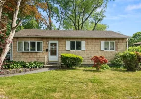 70 Lakeland Street, Islip, NY, 3 Bedrooms Bedrooms, 6 Rooms Rooms,1 BathroomBathrooms,Residential,For Rent,Lakeland,0,1007871 70 Lakeland Street, Islip, NY, 3 Bedrooms Bedrooms, 6 Rooms Rooms,1 BathroomBathrooms,Residential,For Rent,Lakeland,0,1007871