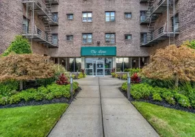 204-15 Foothill Avenue, New York, NY, 2 Bedrooms Bedrooms, 5 Rooms Rooms,1 BathroomBathrooms,Residential,For Rent,Foothill,0,1010326 204-15 Foothill Avenue, New York, NY, 2 Bedrooms Bedrooms, 5 Rooms Rooms,1 BathroomBathrooms,Residential,For Rent,Foothill,0,1010326