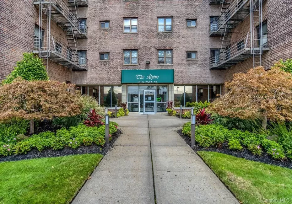 204-15 Foothill Avenue, New York, NY, 2 Bedrooms Bedrooms, 5 Rooms Rooms,1 BathroomBathrooms,Residential,For Rent,Foothill,0,1010326 204-15 Foothill Avenue, New York, NY, 2 Bedrooms Bedrooms, 5 Rooms Rooms,1 BathroomBathrooms,Residential,For Rent,Foothill,0,1010326