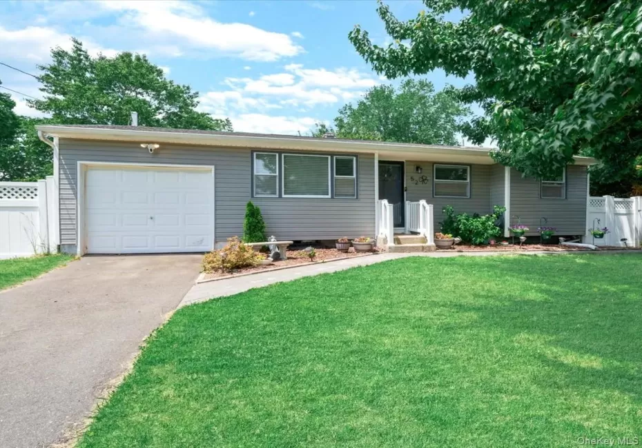 52 Larry Road, Brookhaven, NY, 3 Bedrooms Bedrooms, 5 Rooms Rooms,1 BathroomBathrooms,Residential,For Rent,Larry,0,KEY1004371 52 Larry Road, Brookhaven, NY, 3 Bedrooms Bedrooms, 5 Rooms Rooms,1 BathroomBathrooms,Residential,For Rent,Larry,0,KEY1004371