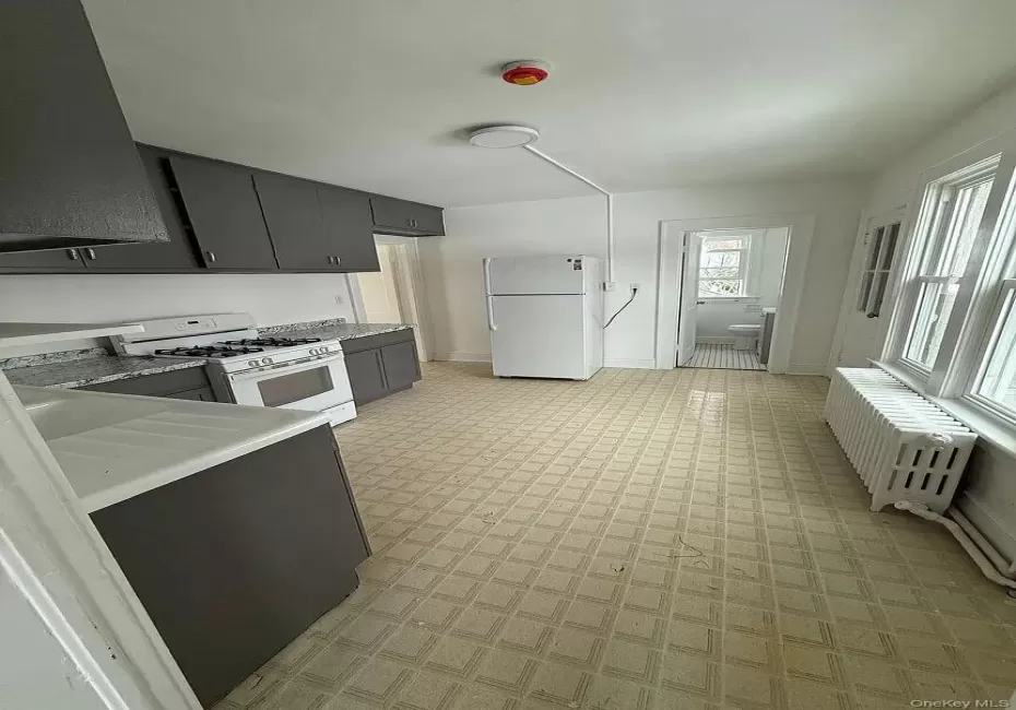 13 Springside Avenue, Poughkeepsie, NY, 2 Bedrooms Bedrooms, 5 Rooms Rooms,1 BathroomBathrooms,Residential Lease,For Rent,Springside,0,1010425 13 Springside Avenue, Poughkeepsie, NY, 2 Bedrooms Bedrooms, 5 Rooms Rooms,1 BathroomBathrooms,Residential Lease,For Rent,Springside,0,1010425
