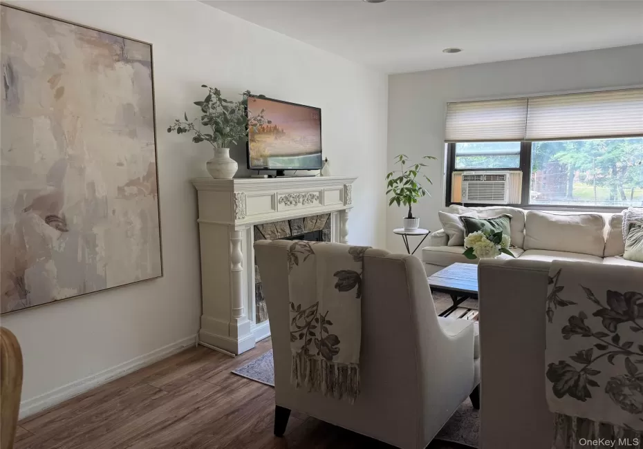 313 Main Street, North Hempstead, NY, 1 Bedroom Bedrooms, 5 Rooms Rooms,1 BathroomBathrooms,Residential,For Rent,Main Street,0,1010704 313 Main Street, North Hempstead, NY, 1 Bedroom Bedrooms, 5 Rooms Rooms,1 BathroomBathrooms,Residential,For Rent,Main Street,0,1010704