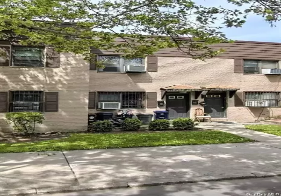 71-38 147th Street, New York, NY, 2 Bedrooms Bedrooms, 5 Rooms Rooms,1 BathroomBathrooms,Residential,For Rent,147th,0,1010662 71-38 147th Street, New York, NY, 2 Bedrooms Bedrooms, 5 Rooms Rooms,1 BathroomBathrooms,Residential,For Rent,147th,0,1010662