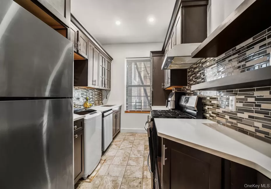 36 Echo Avenue, New Rochelle, NY, 2 Bedrooms Bedrooms, 5 Rooms Rooms,1 BathroomBathrooms,Residential,For Rent,Echo,0,1009374 36 Echo Avenue, New Rochelle, NY, 2 Bedrooms Bedrooms, 5 Rooms Rooms,1 BathroomBathrooms,Residential,For Rent,Echo,0,1009374