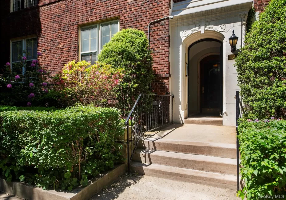 34-22 81 Street, New York, NY, 3 Bedrooms Bedrooms, 6 Rooms Rooms,2 BathroomsBathrooms,Residential,For Rent,81,0,1010021 34-22 81 Street, New York, NY, 3 Bedrooms Bedrooms, 6 Rooms Rooms,2 BathroomsBathrooms,Residential,For Rent,81,0,1010021