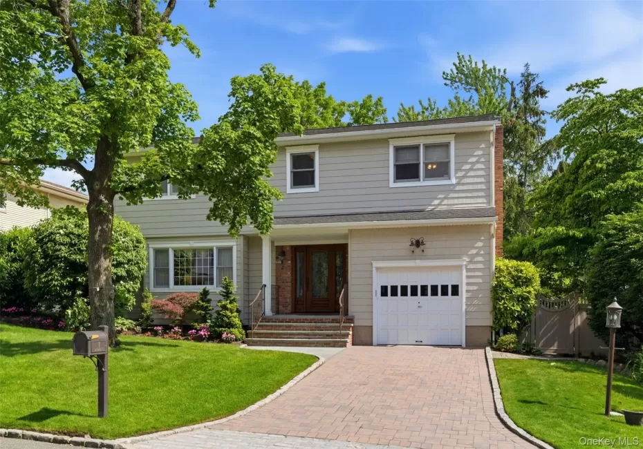 7 Lawrence Court, Oyster Bay, NY, 4 Bedrooms Bedrooms, 8 Rooms Rooms,2 BathroomsBathrooms,Residential,For Rent,Lawrence,0,1010731 7 Lawrence Court, Oyster Bay, NY, 4 Bedrooms Bedrooms, 8 Rooms Rooms,2 BathroomsBathrooms,Residential,For Rent,Lawrence,0,1010731
