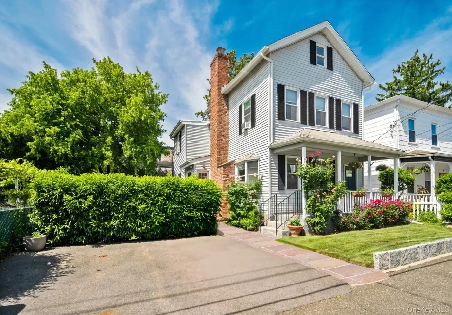 11 Devoe Street, Greenburgh, NY, 3 Bedrooms Bedrooms, 8 Rooms Rooms,3 BathroomsBathrooms,Residential,For Rent,Devoe,0,999464 11 Devoe Street, Greenburgh, NY, 3 Bedrooms Bedrooms, 8 Rooms Rooms,3 BathroomsBathrooms,Residential,For Rent,Devoe,0,999464