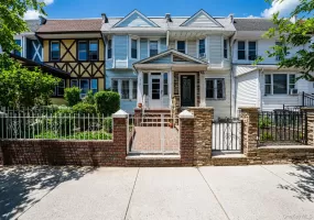 1678 Brooklyn Avenue, New York, NY, 3 Bedrooms Bedrooms, 9 Rooms Rooms,1 BathroomBathrooms,Residential,For Rent,Brooklyn,0,KEY1009037 1678 Brooklyn Avenue, New York, NY, 3 Bedrooms Bedrooms, 9 Rooms Rooms,1 BathroomBathrooms,Residential,For Rent,Brooklyn,0,KEY1009037