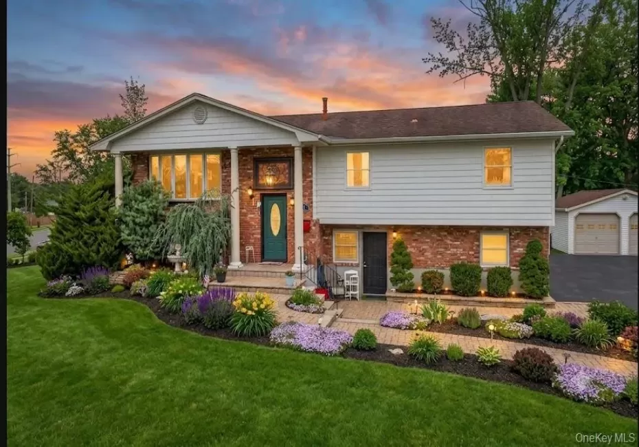 54 Blauvelt Road, Orangetown, NY, 4 Bedrooms Bedrooms, 12 Rooms Rooms,3 BathroomsBathrooms,Residential,For Rent,Blauvelt,0,962690 54 Blauvelt Road, Orangetown, NY, 4 Bedrooms Bedrooms, 12 Rooms Rooms,3 BathroomsBathrooms,Residential,For Rent,Blauvelt,0,962690