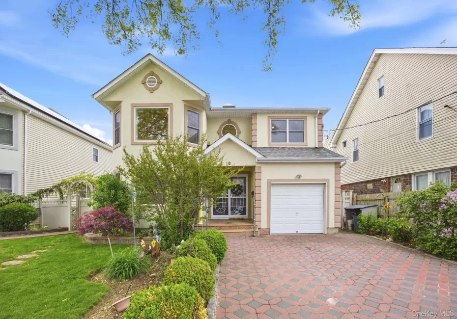 16 6th Avenue, North Hempstead, NY, 4 Bedrooms Bedrooms, 8 Rooms Rooms,2 BathroomsBathrooms,Residential,For Rent,6th,0,997440 16 6th Avenue, North Hempstead, NY, 4 Bedrooms Bedrooms, 8 Rooms Rooms,2 BathroomsBathrooms,Residential,For Rent,6th,0,997440