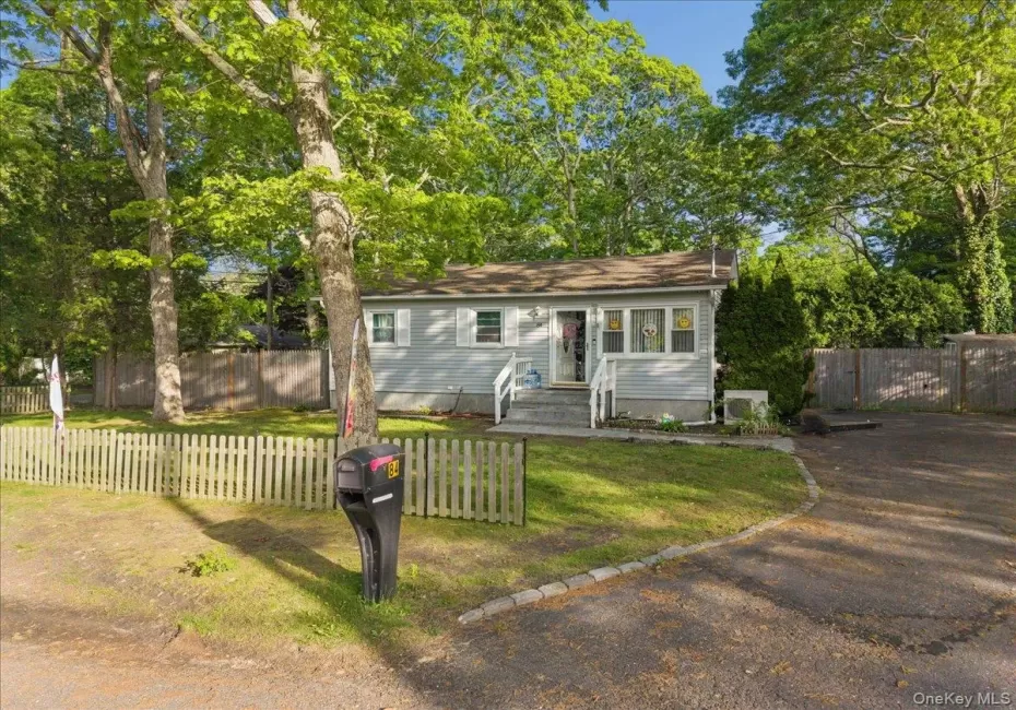 84 Queen Road, Brookhaven, NY, 3 Bedrooms Bedrooms, 5 Rooms Rooms,2 BathroomsBathrooms,Residential,For Rent,Queen,0,1009449 84 Queen Road, Brookhaven, NY, 3 Bedrooms Bedrooms, 5 Rooms Rooms,2 BathroomsBathrooms,Residential,For Rent,Queen,0,1009449