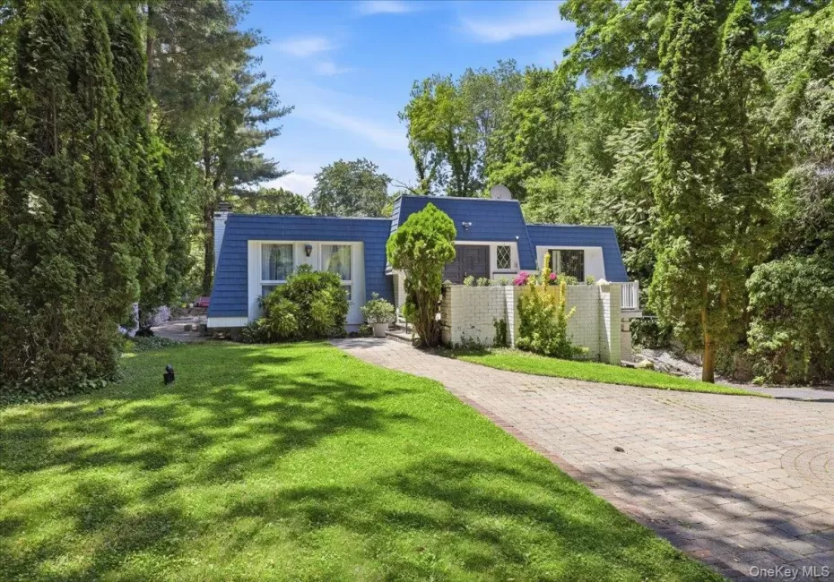 275 Broadfield Road, New Rochelle, NY, 4 Bedrooms Bedrooms, 8 Rooms Rooms,2 BathroomsBathrooms,Residential,For Rent,Broadfield,0,1004616 275 Broadfield Road, New Rochelle, NY, 4 Bedrooms Bedrooms, 8 Rooms Rooms,2 BathroomsBathrooms,Residential,For Rent,Broadfield,0,1004616
