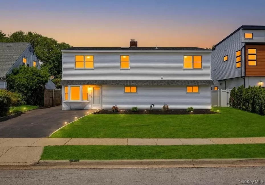7 Sunrise Lane, Hempstead, NY, 5 Bedrooms Bedrooms, 9 Rooms Rooms,2 BathroomsBathrooms,Residential,For Rent,Sunrise,0,KEY1009250 7 Sunrise Lane, Hempstead, NY, 5 Bedrooms Bedrooms, 9 Rooms Rooms,2 BathroomsBathrooms,Residential,For Rent,Sunrise,0,KEY1009250