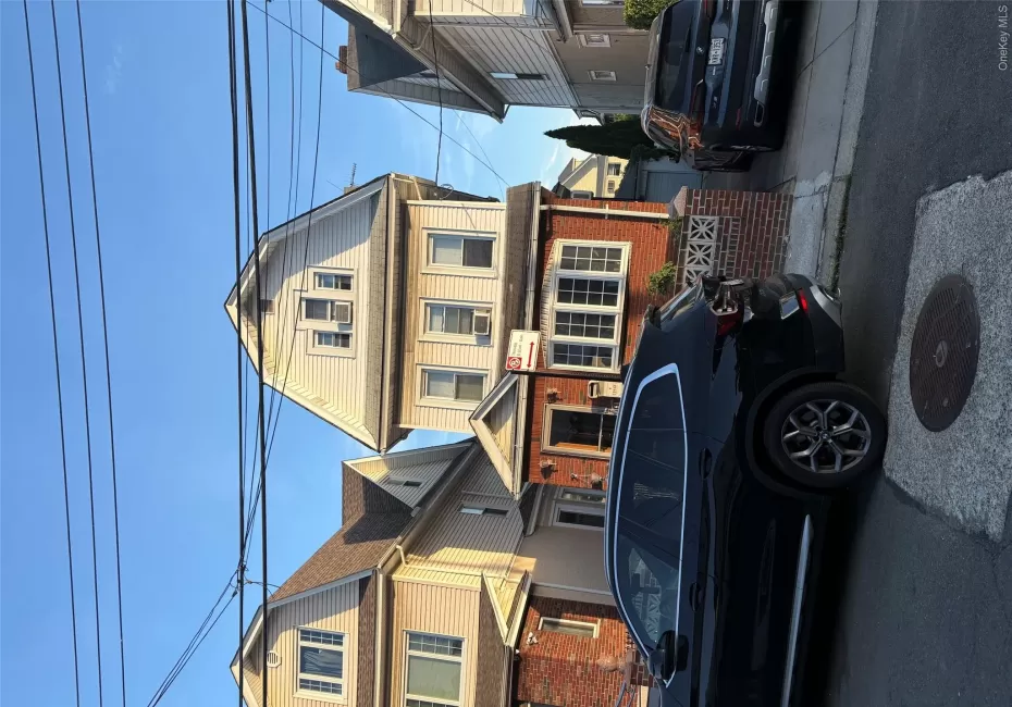 139-52 86th Road, New York, NY, 3 Bedrooms Bedrooms, 12 Rooms Rooms,3 BathroomsBathrooms,Residential,For Rent,86th,0,1010792 139-52 86th Road, New York, NY, 3 Bedrooms Bedrooms, 12 Rooms Rooms,3 BathroomsBathrooms,Residential,For Rent,86th,0,1010792