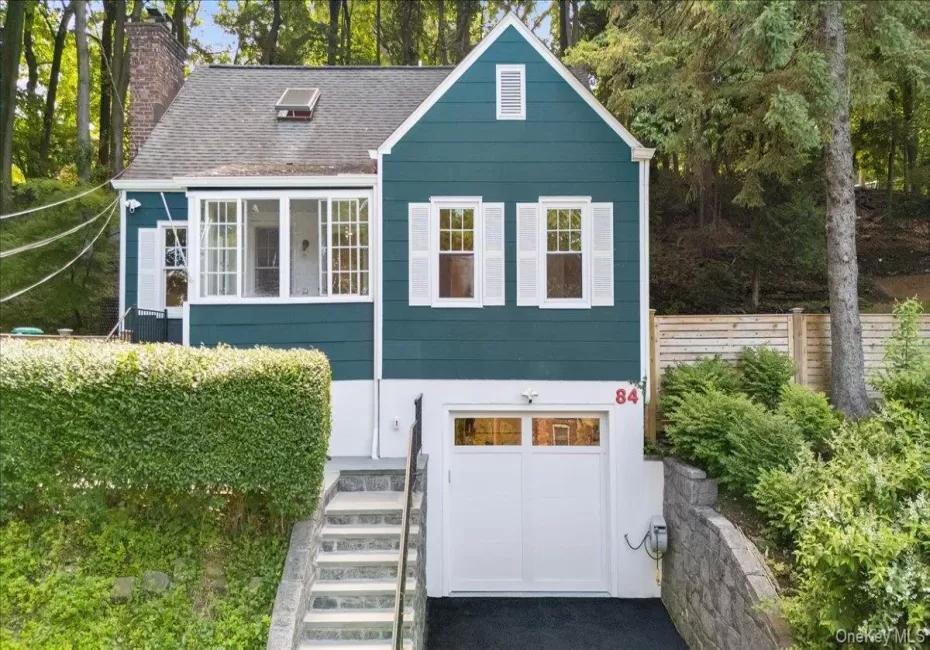 Welcome home to this charming Cape Cod. Welcome home to this charming Cape Cod.