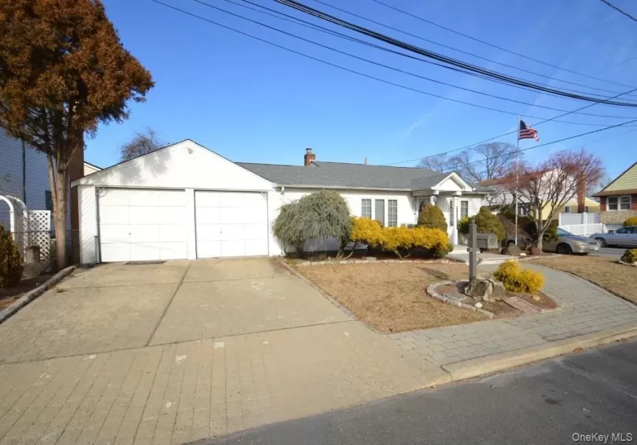 1300 P Street, Hempstead, NY, 3 Bedrooms Bedrooms, 5 Rooms Rooms,1 BathroomBathrooms,Residential,For Rent,P,0,953884 1300 P Street, Hempstead, NY, 3 Bedrooms Bedrooms, 5 Rooms Rooms,1 BathroomBathrooms,Residential,For Rent,P,0,953884